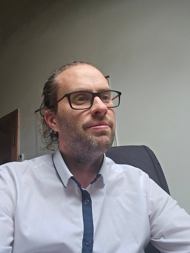 Portrait d'Alexis Martinot, cofondateur et directeur stratégique d'Intellectuality